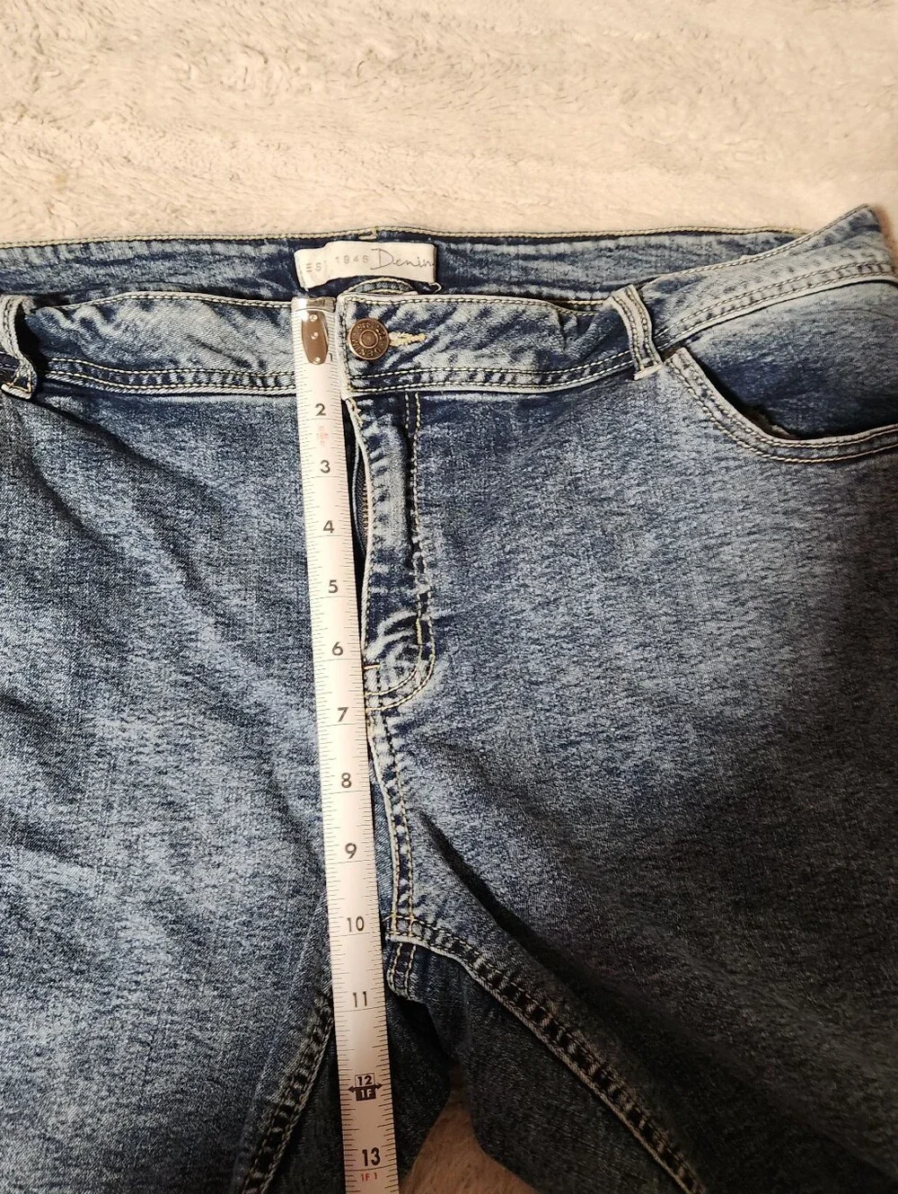Cato Womens Sz 18W Curvy Denim Jean Shorts Raw Hem  Acid Wash Long Jorts Bermuda